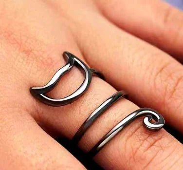 Spiral Tail — Sterling Cat Ring - Nimblet